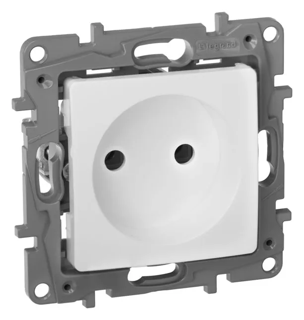 Розетка 1-м СП Etika 16А IP20 250В 2P без заземл. немецк. стандарт винтов. клеммы механизм бел. IEK 672220