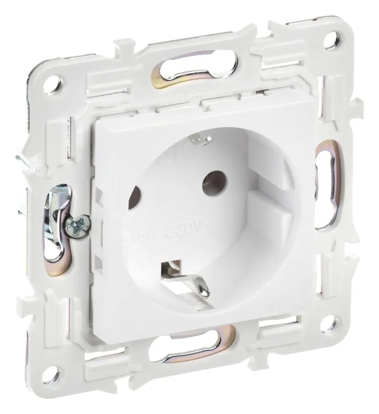Розетка SKANDY 16А с заземл. без защ. шторок SK-R05W арктич. бел. IEK SK-R11-16-K01