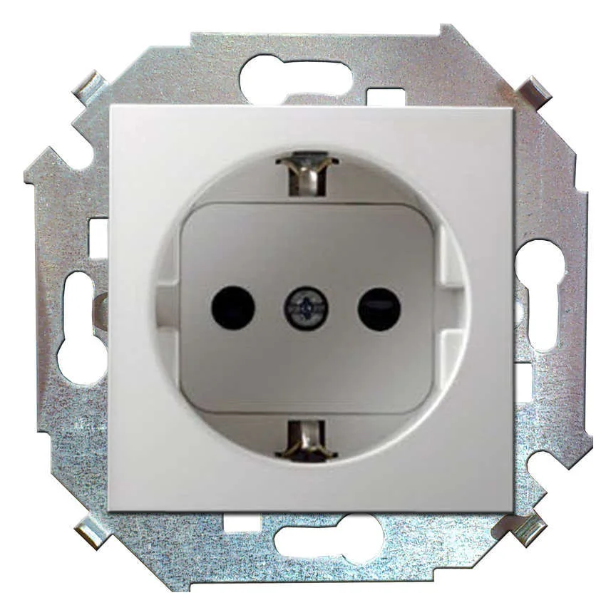 Розетка 1-м СП Simon 15 16А IP20 250В с заземл. винтов. клеммы механизм бел. Simon 1591432-030