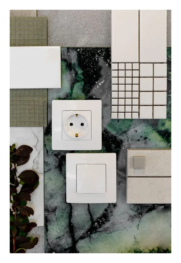 Розетка 1-м СП IEKETIKA 16А IP20 с заземл. с защ. шторками механизм бел. IEK 6722221