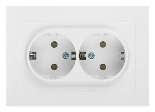 Розетка 2-м СП Accent 6-205-01 16А IP20 250В 2P+E Schuko AL/CU бел. Intro Б0063485