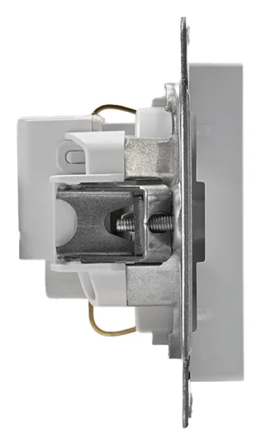 Розетка 1-м СП AtlasDesign 16А IP20 с заземл. защ. шторки механизм бел. SE ATN000145